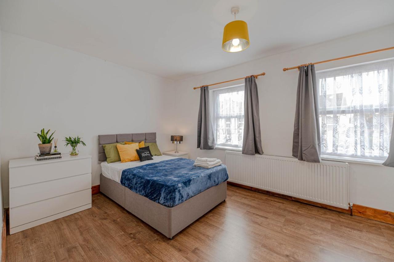 Beautiful 4 Bedrooms House, 7 Walk To Train Station Plumstead  Dış mekan fotoğraf