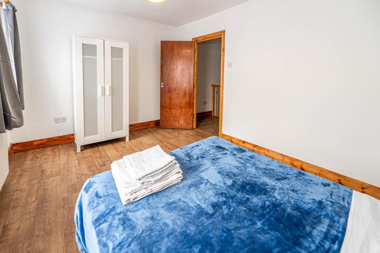 Beautiful 4 Bedrooms House, 7 Walk To Train Station Plumstead  Dış mekan fotoğraf